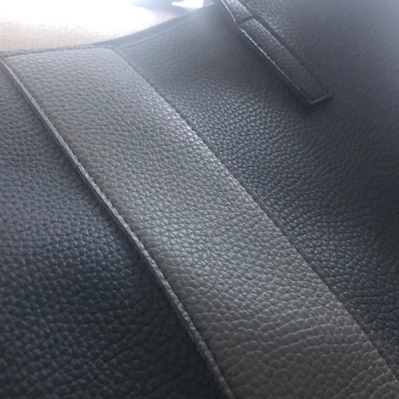Vince Camuto vegan leather bag - Picture 2 of 4